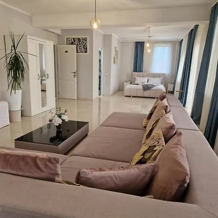 Caprice Deluxe Accomodation Drobeta Turnu Severin Exterior photo